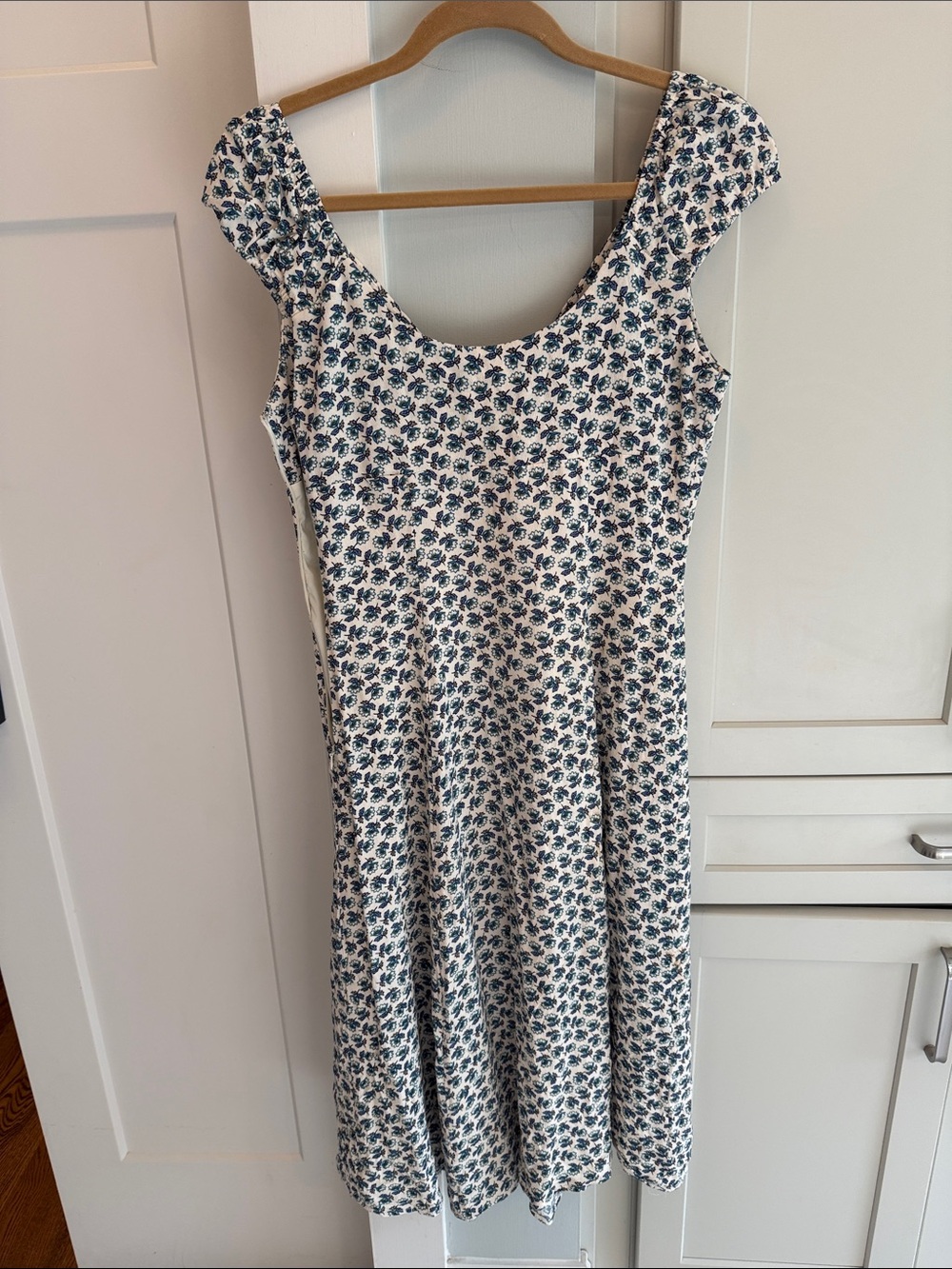 Wayf White Dress with Blue Floral Print - Picture 4 of 8